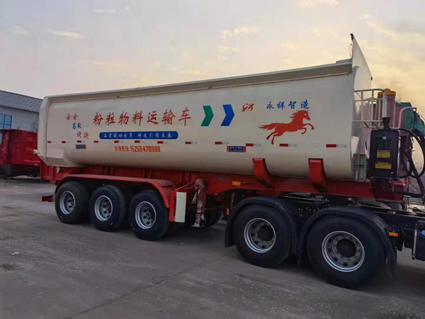 罐式后翻自卸半掛車